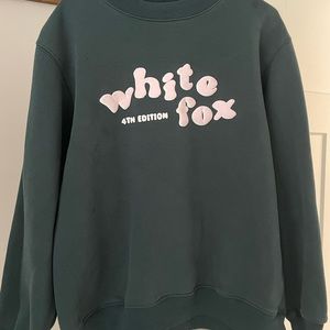 White fox crew neck!/size M/L (oversized) Little bit of staining but minimal